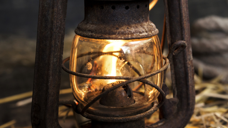 Vieille lanterne lampe tempête